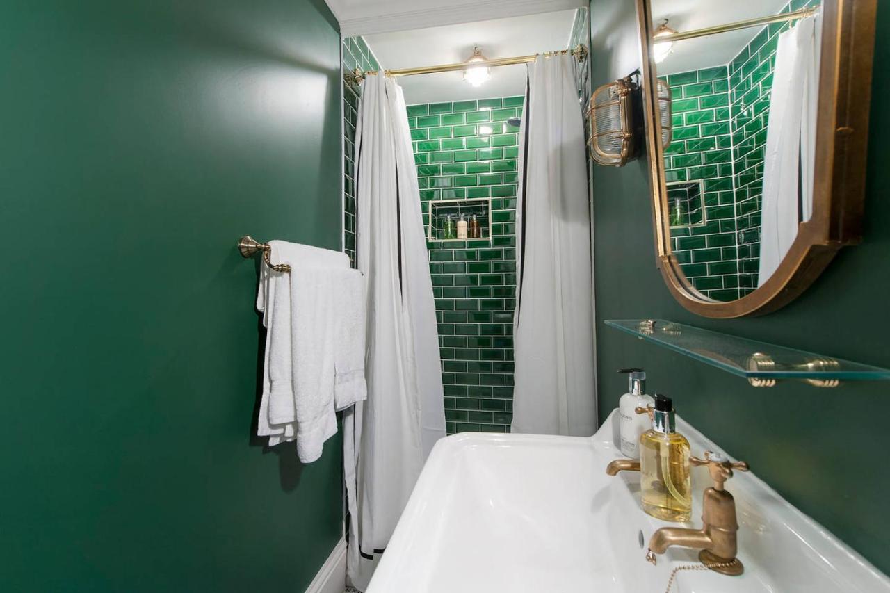 Central Luxury Bath Garden Apartment Free Parking المظهر الخارجي الصورة